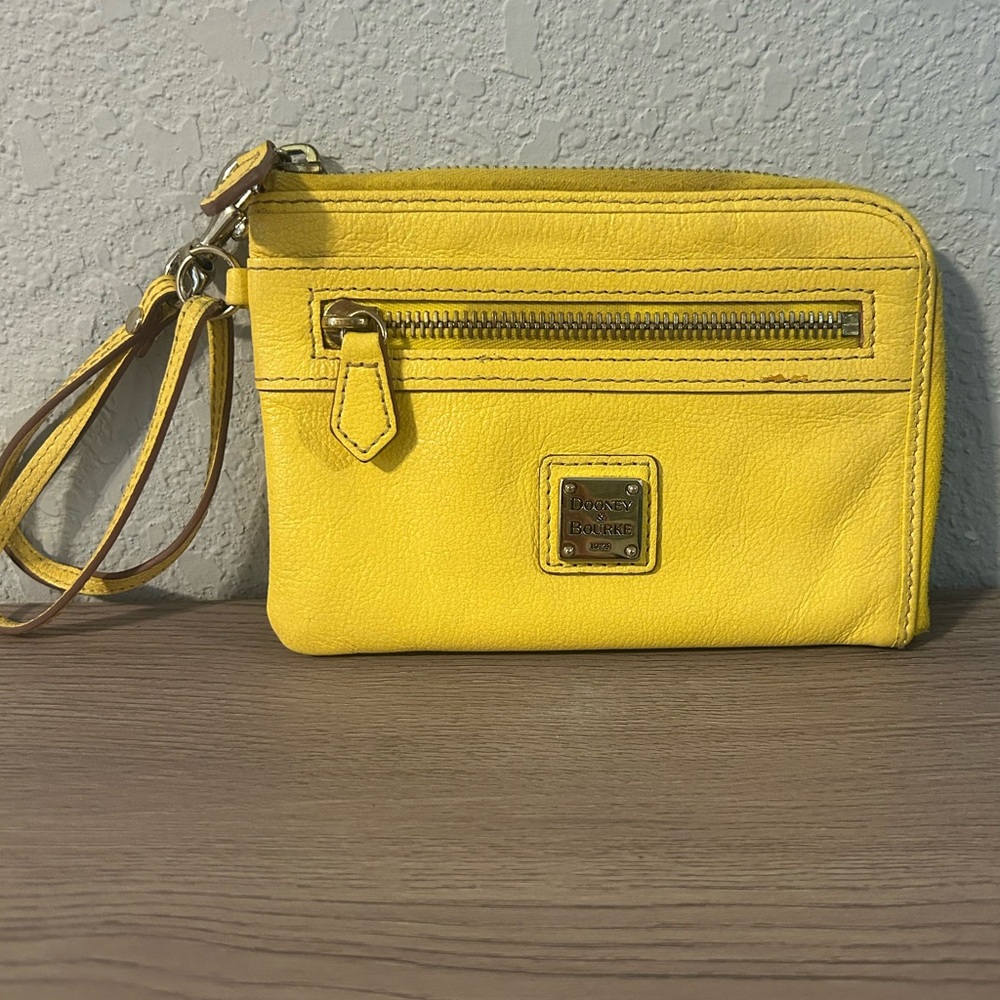 GUC Dooney & Bourke wristlet